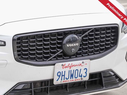 Used 2023 Volvo S60 B5 Plus w/ Climate Package FWD image 5