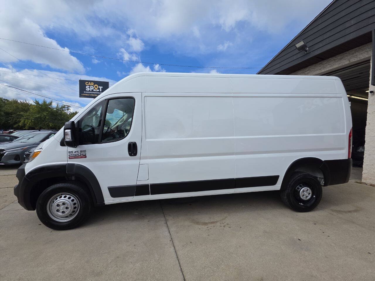 Used 2024 RAM ProMaster 2500 w/ Convenience Group FWD image 4