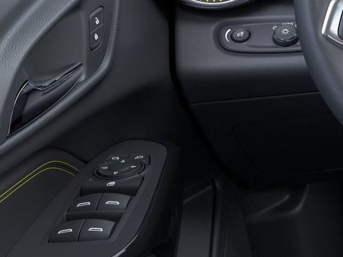 New 2026 Chevrolet Trax LT w/ Sunroof Package FWD image 22