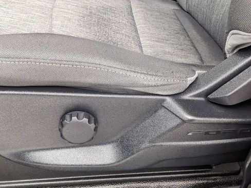 Certified 2023 Ford F250 XL w/ XL Chrome Package image 27