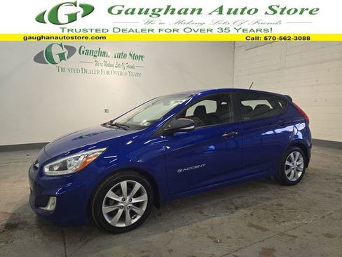 Used 2014 Hyundai Accent SE image 1