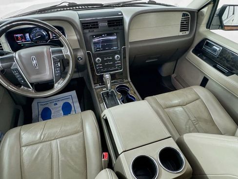 Used 2017 Lincoln Navigator Select RWD image 28