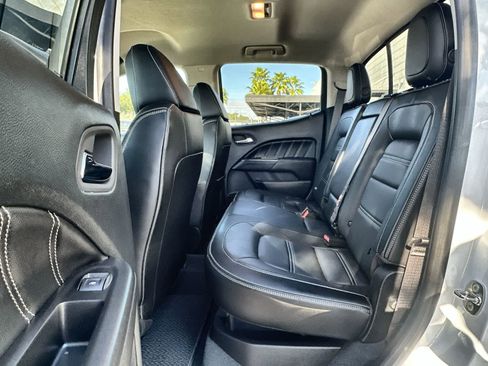 Used 2022 GMC Canyon Denali image 13