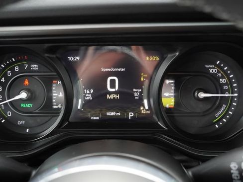 Certified 2025 Jeep Wrangler Unlimited Sahara w/ Safety Group image 33