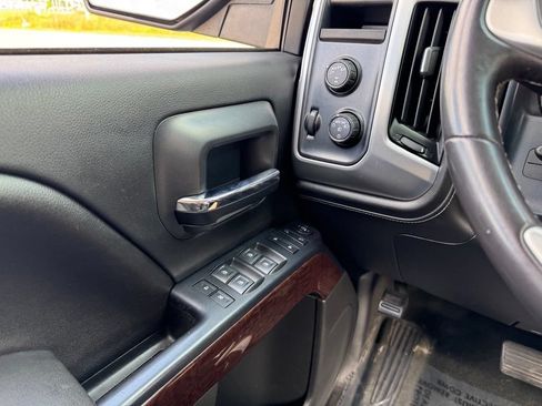 Used 2017 GMC Sierra 1500 SLE AWD/4WD image 28