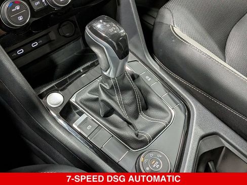 Used 2022 Volkswagen Taos SEL w/ Panoramic Sunroof Package AWD/4WD image 21