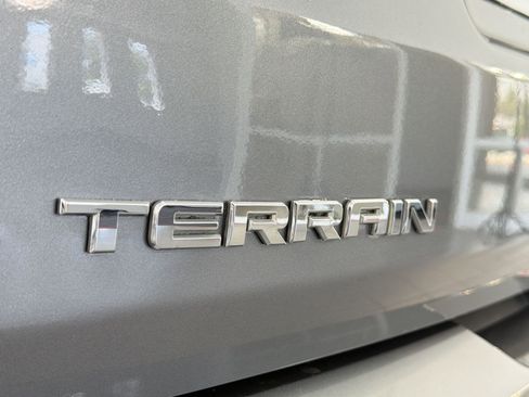 Used 2018 GMC Terrain SLE FWD image 32