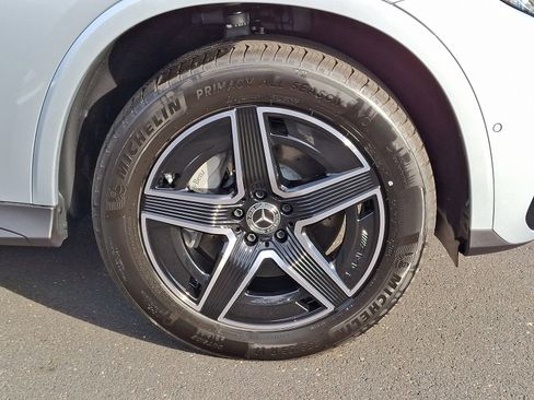 New 2025 Mercedes-Benz GLC 300 4MATIC image 5