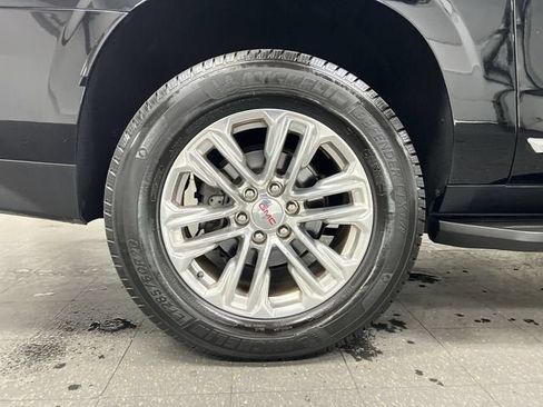 Certified 2021 GMC Yukon XL SLT w/ SLT Premium Package AWD/4WD image 33