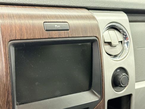 Used 2014 Ford F150 Lariat w/ Equipment Group 502A Luxury image 4