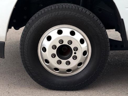 Used 2024 RAM 3500 Big Horn w/ Sport Appearance Package image 8