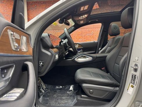 Certified 2024 Mercedes-Benz GLS 450 4MATIC image 23