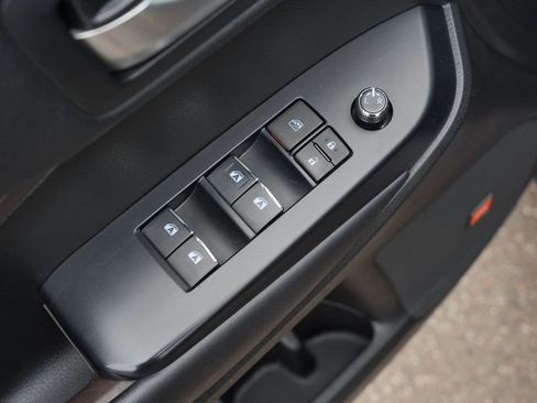 Used 2018 Toyota Highlander Limited AWD/4WD image 16