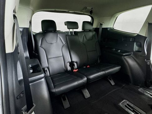 New 2025 Kia Telluride S image 28