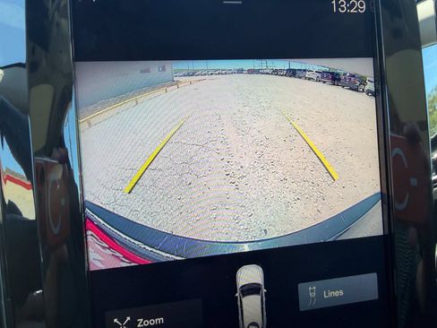 Used 2018 Volvo XC60 T5 Momentum AWD/4WD image 24