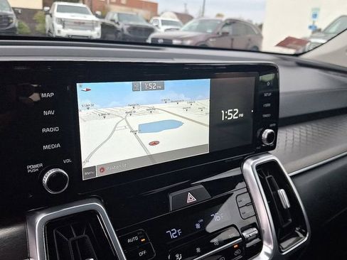 Used 2022 Kia Sorento SX w/ Panoramic Sunroof Package image 18