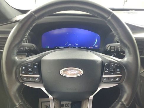 Used 2020 Ford Explorer Platinum w/ Premium Technology Package image 26
