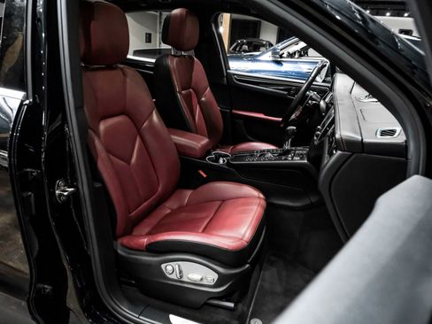 Used 2017 Porsche Macan S image 36