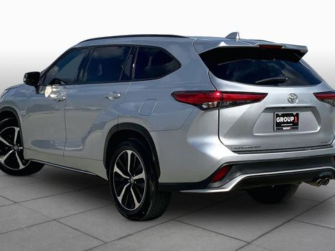 Used 2022 Toyota Highlander XSE AWD/4WD image 12