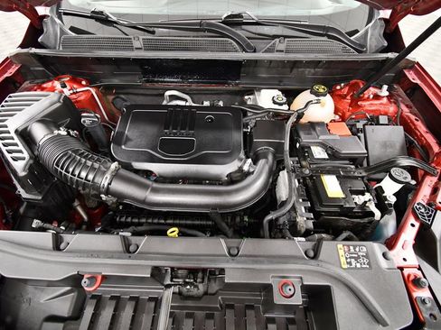 Used 2023 GMC Acadia SLT AWD/4WD image 12