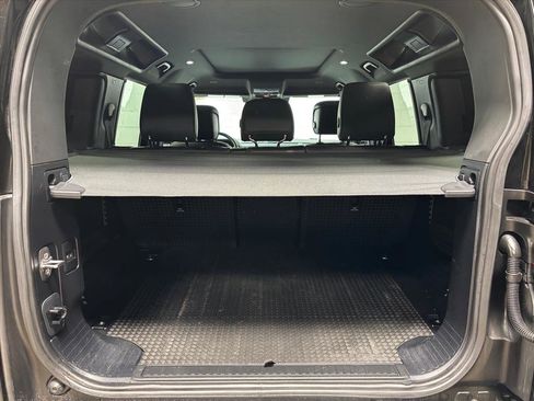 Used 2023 Land Rover Defender 110 X-Dynamic SE image 41
