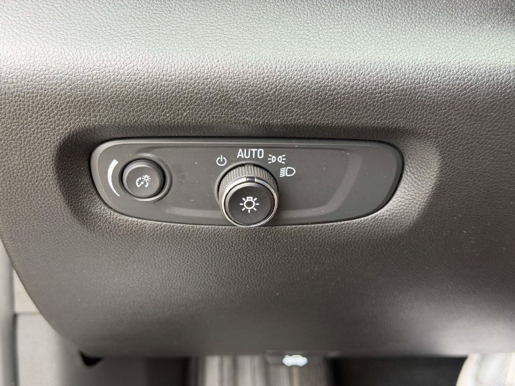 Used 2023 Chevrolet Traverse LS w/ Safety Package AWD/4WD image 22