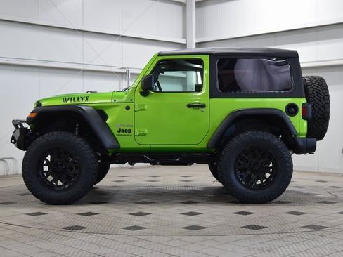 Used 2025 Jeep Wrangler Sport image 4