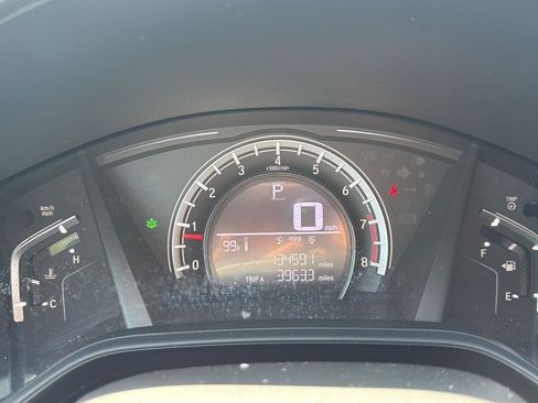 Used 2017 Honda CR-V LX image 3