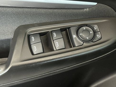 Used 2023 Chevrolet Bolt EUV LT FWD image 12