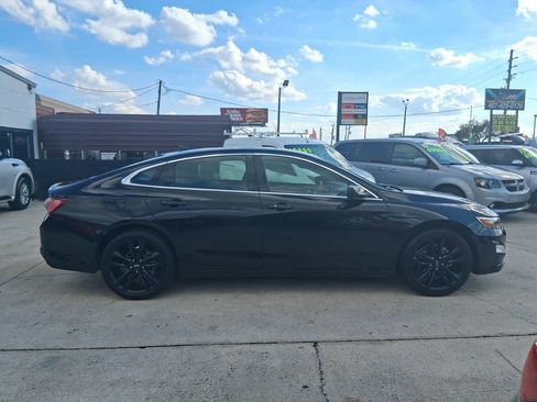 Used 2021 Chevrolet Malibu LT w/ Midnight Edition image 9