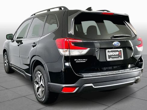 Used 2022 Subaru Forester Premium image 12
