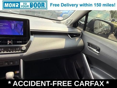 Used 2023 Toyota Corolla Cross XLE w/ Convenience Package AWD/4WD image 32