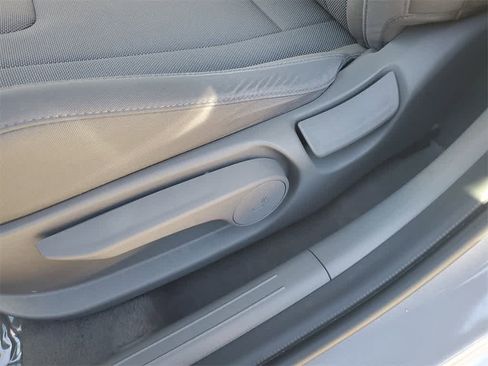 Used 2023 Hyundai Elantra SE image 18