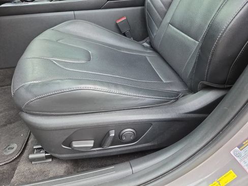 Certified 2022 Hyundai Elantra Limited FWD image 22