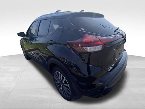 Used 2024 Nissan Kicks SV FWD image 7