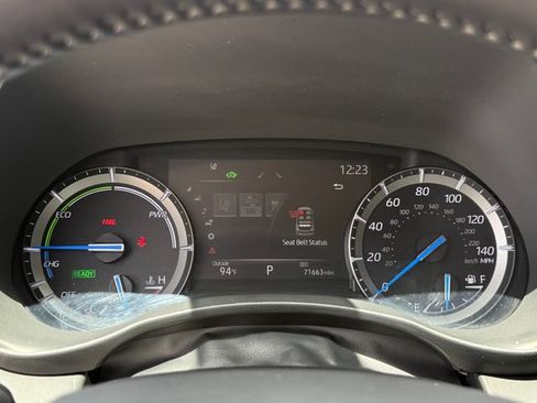 Used 2021 Toyota Highlander XLE FWD image 18