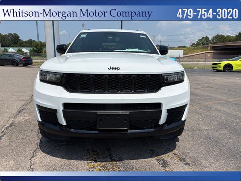 Used 2023 Jeep Grand Cherokee L Laredo RWD image 2