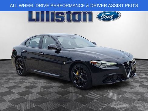 Used 2021 Alfa Romeo Giulia Ti w/ Nero Edizione AWD/4WD image 3