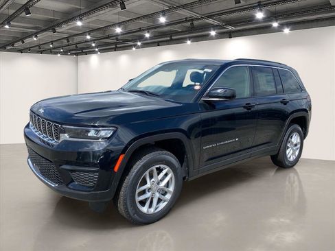 New 2026 Jeep Grand Cherokee Laredo X AWD/4WD image 2