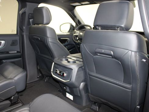 New 2025 Ford Expedition Platinum w/ Stealth Performance Package image 37