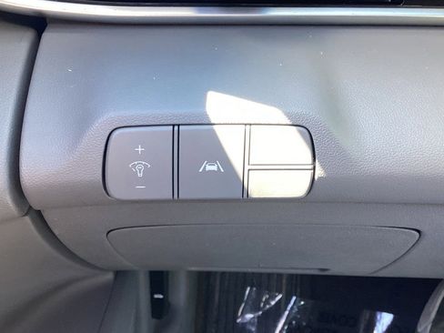 Used 2023 Hyundai Elantra SEL FWD image 25