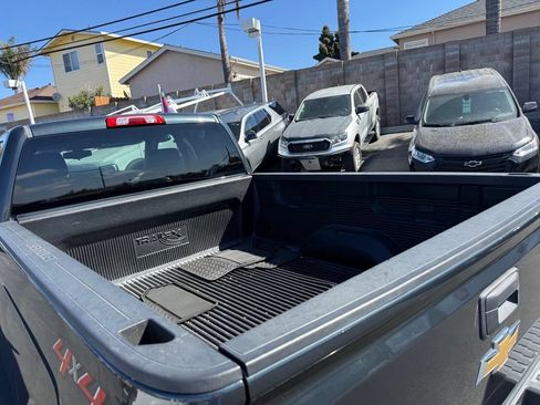 Used 2018 Chevrolet Silverado 1500 LT w/ Trailering Package AWD/4WD image 5