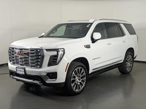 Used 2025 GMC Yukon Denali w/ Denali Reserve Package AWD/4WD image 4