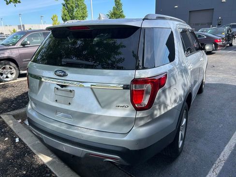 Used 2017 Ford Explorer XLT w/ Equipment Group 202A AWD/4WD image 3