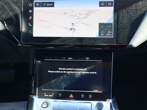 Used 2021 Audi e-tron Premium Plus w/ Premium Plus Package image 11