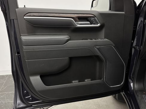 Used 2026 GMC Sierra 1500 SLT image 11