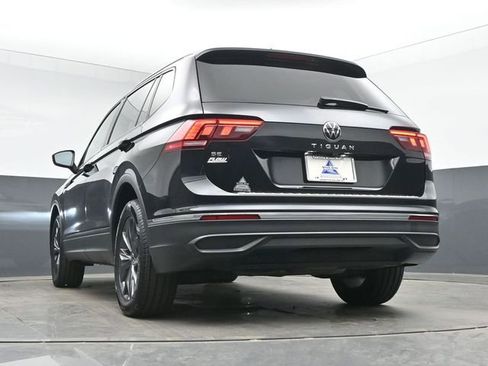 Used 2023 Volkswagen Tiguan SE FWD image 34