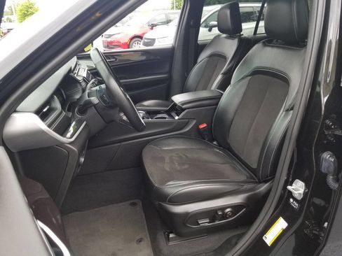 Certified 2022 Jeep Grand Cherokee Altitude image 9