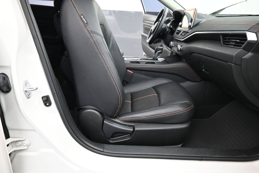 Used 2021 Nissan Altima 2.5 SR w/ SR Premium Package FWD image 18