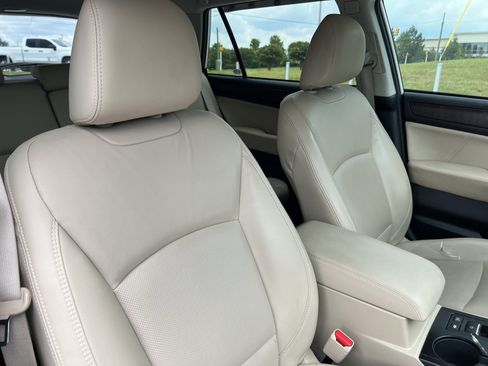 Used 2019 Subaru Outback 2.5i Limited AWD/4WD image 35